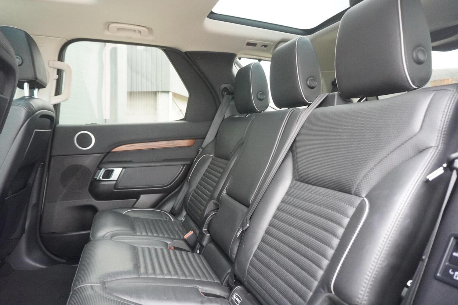 Used Land Rover Discovery 2018 for sale - 76149368: Photo 18