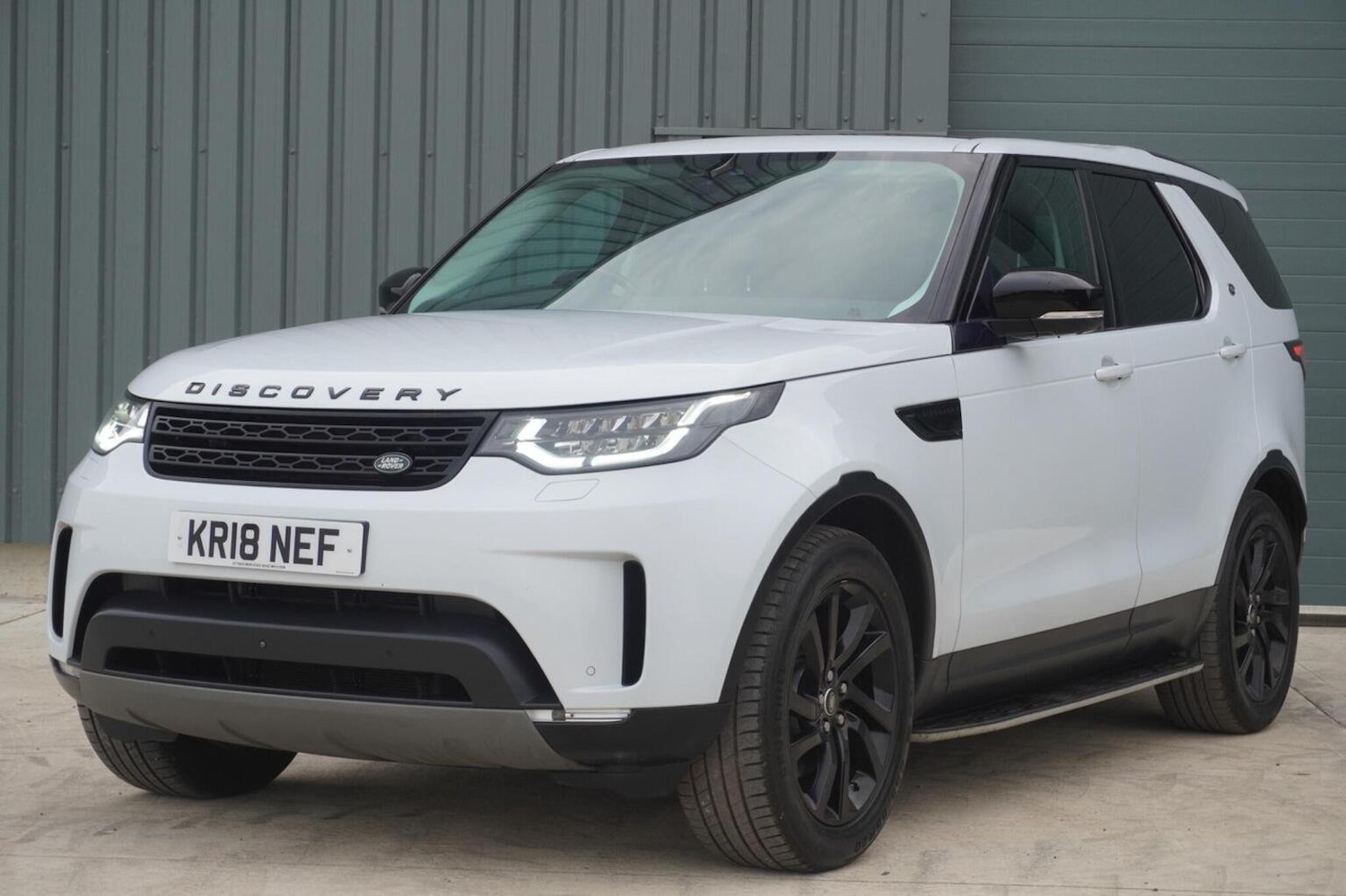 Used Land Rover Discovery 2018 for sale - 76149368: Photo 2