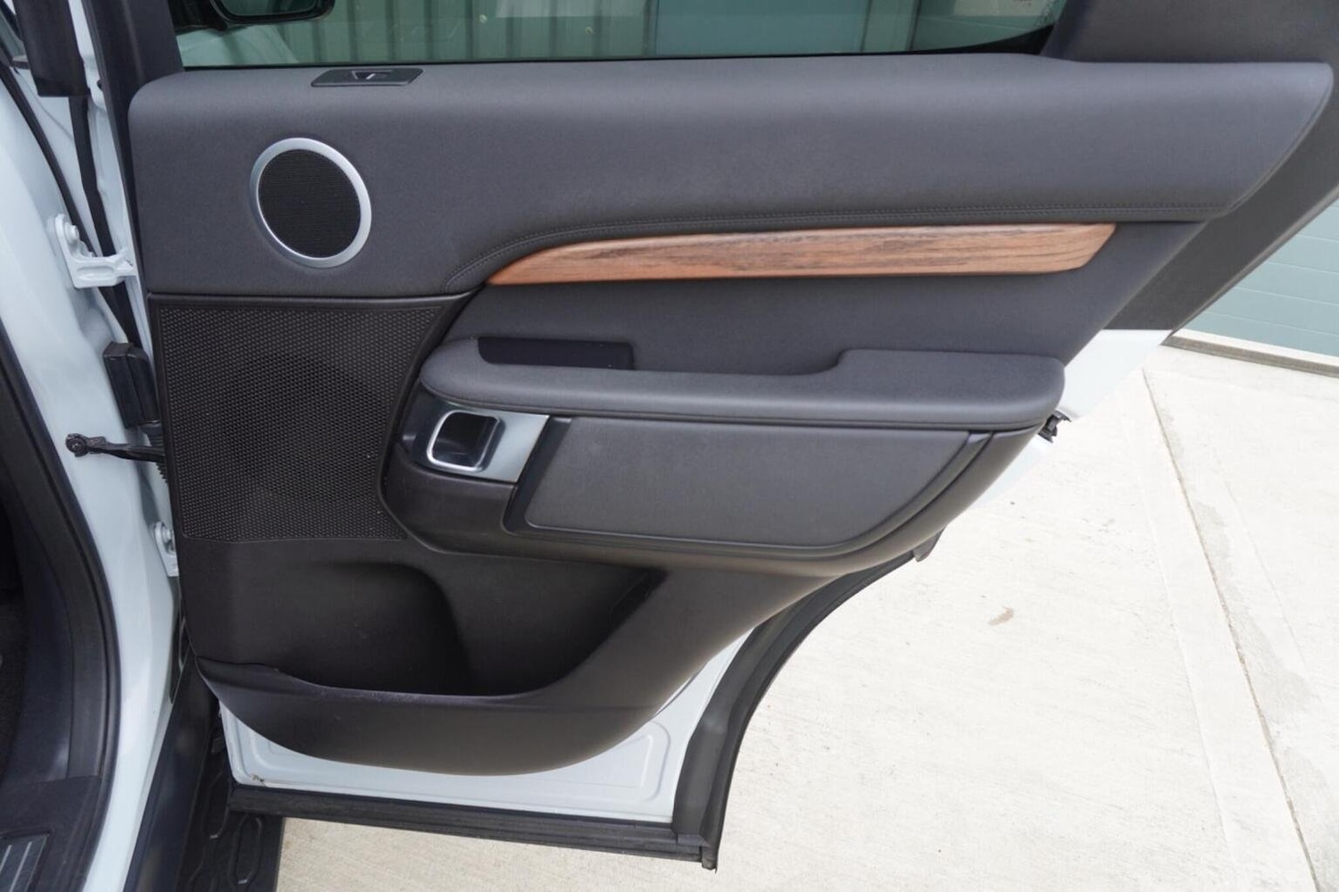 Used Land Rover Discovery 2018 for sale - 76149368: Photo 29