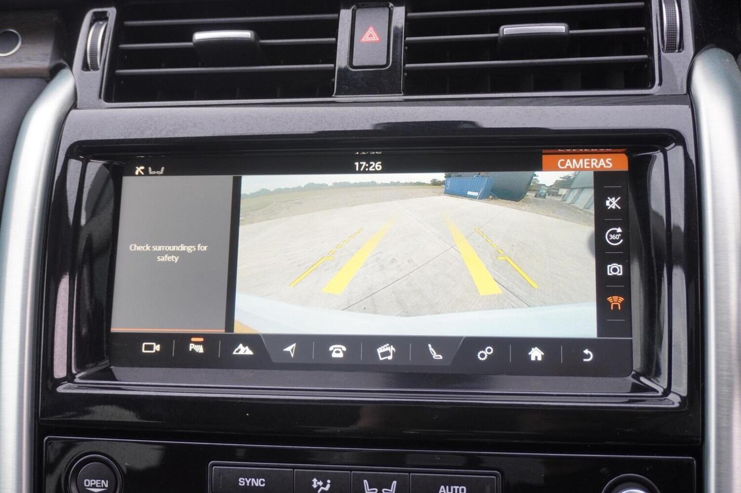 Used Land Rover Discovery 2018 for sale - 76149368: Photo 32