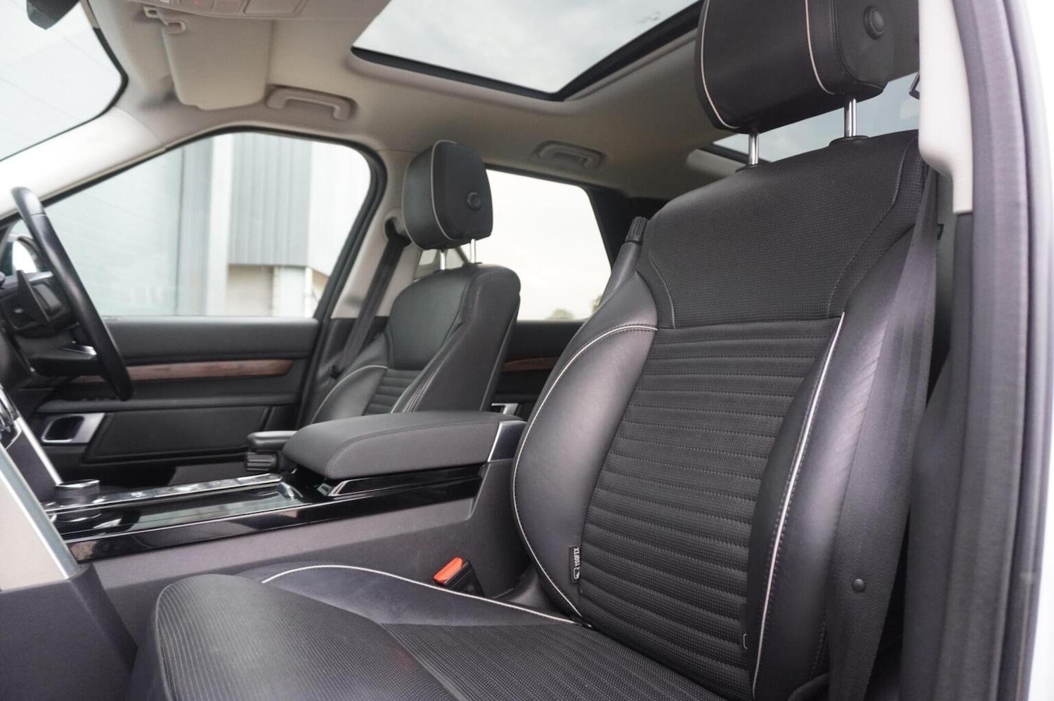 Used Land Rover Discovery 2018 for sale - 76149368: Photo 37