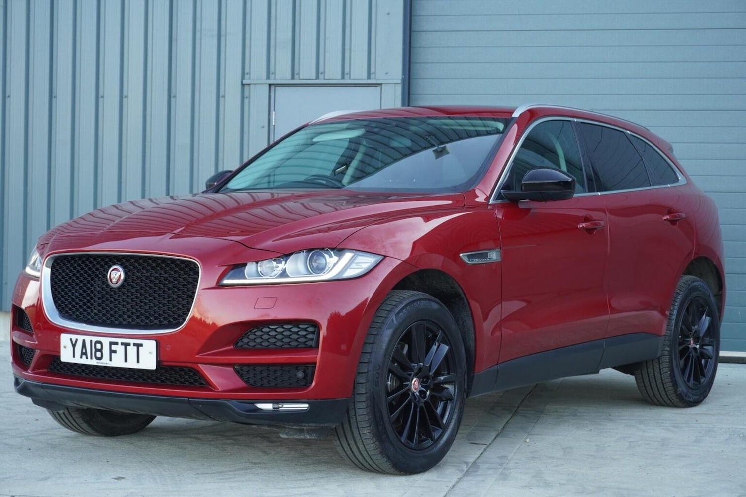 Used Jaguar F-Pace 2018 for sale - 75913265: Photo 2