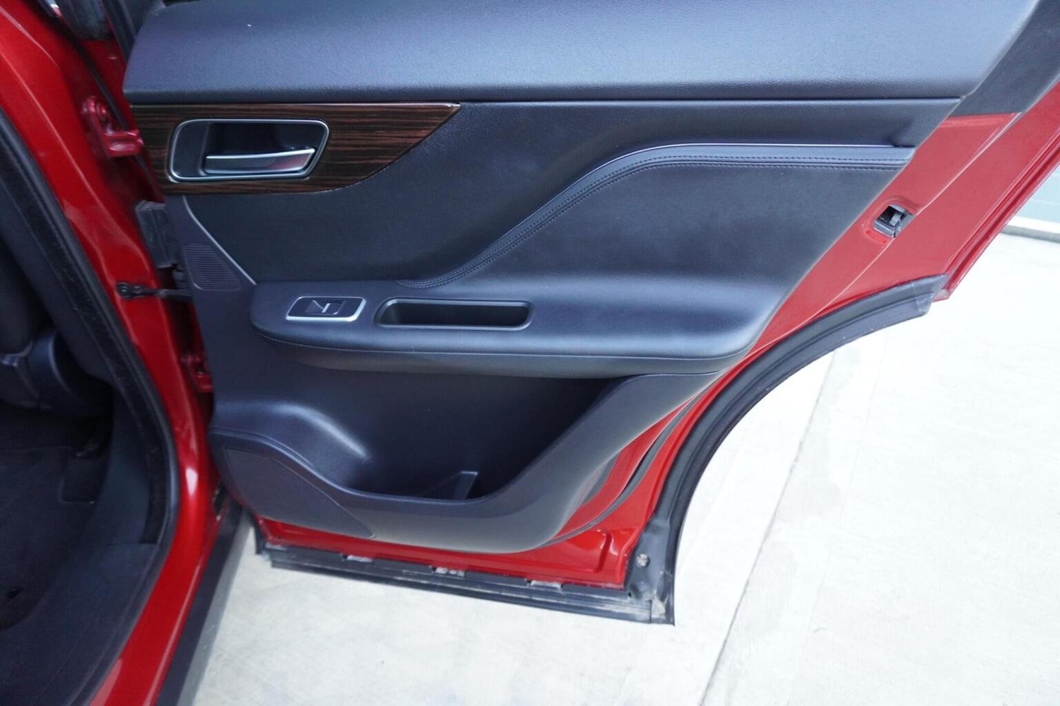 Used Jaguar F-Pace 2018 for sale - 75913265: Photo 24
