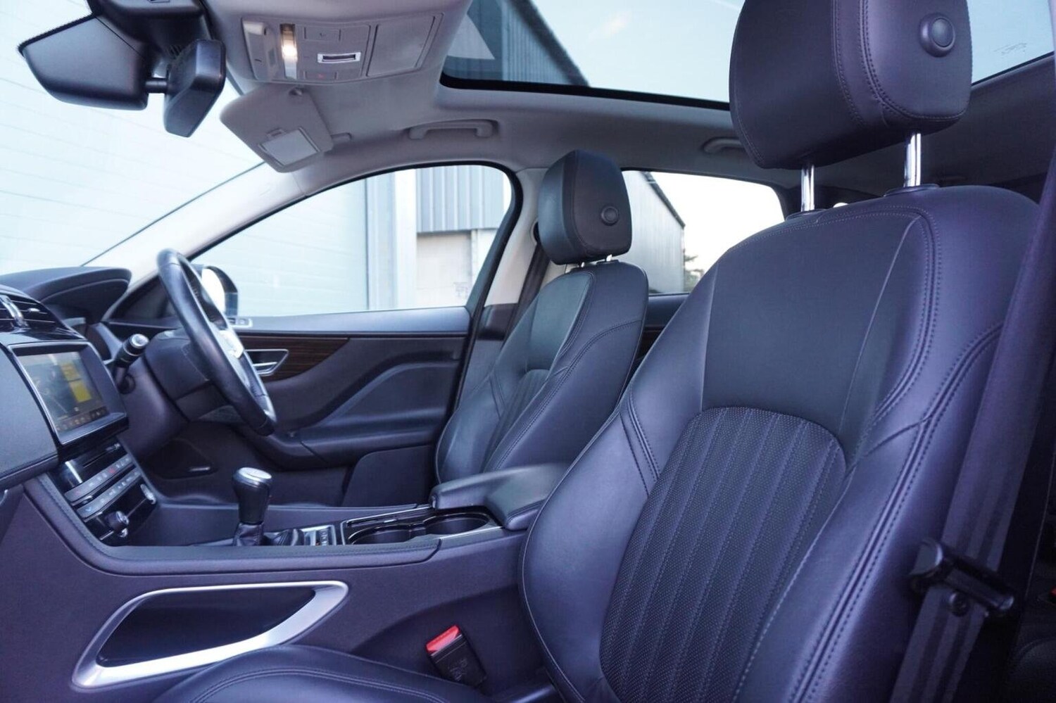 Used Jaguar F-Pace 2018 for sale - 75913265: Photo 32