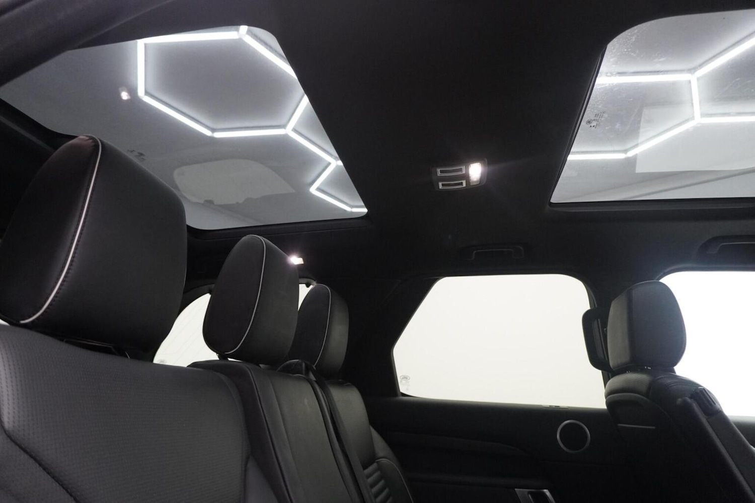 Used Land Rover Discovery 2017 for sale - 77258530: Photo 34