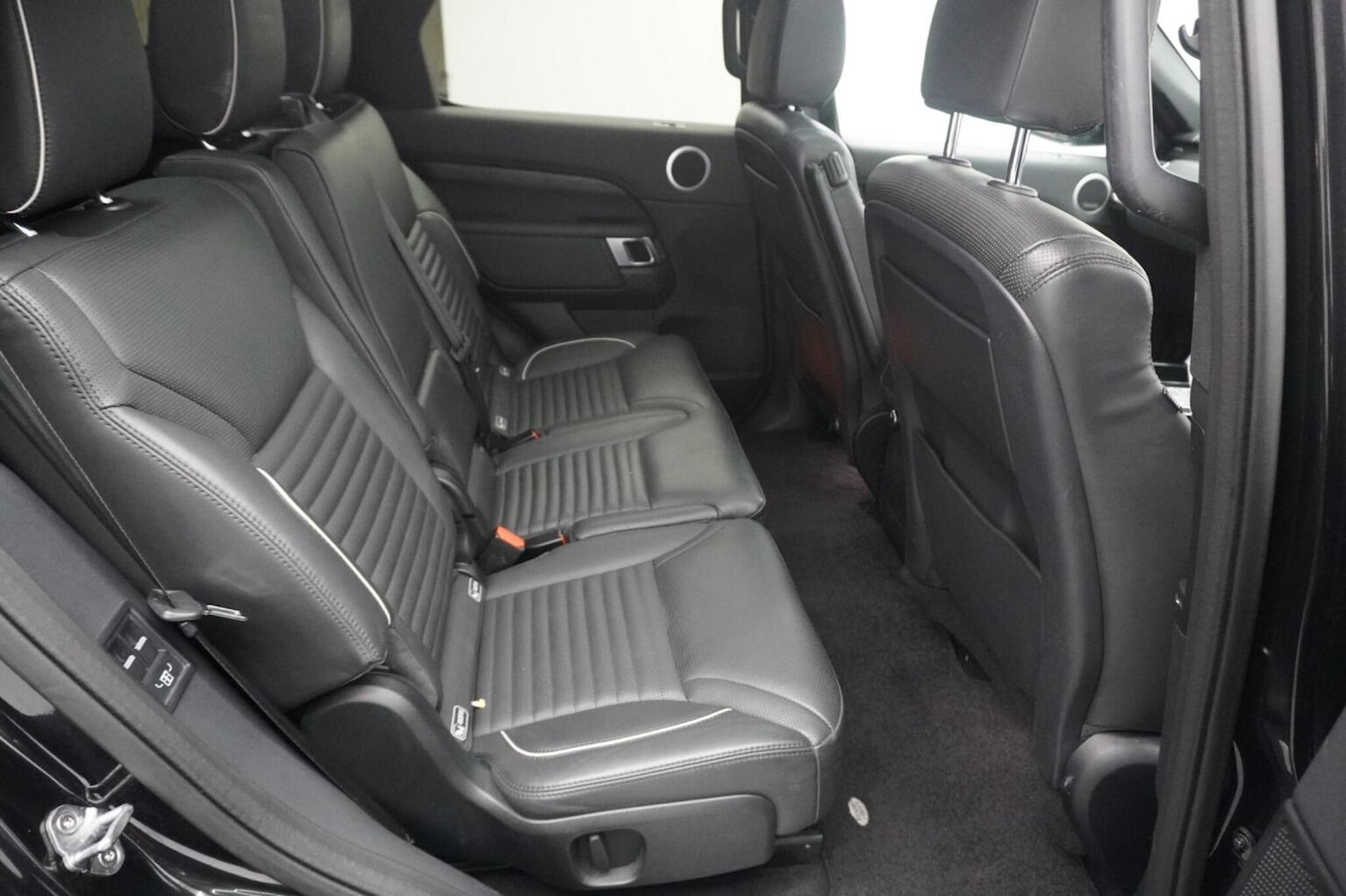 Used Land Rover Discovery 2017 for sale - 77258530: Photo 38