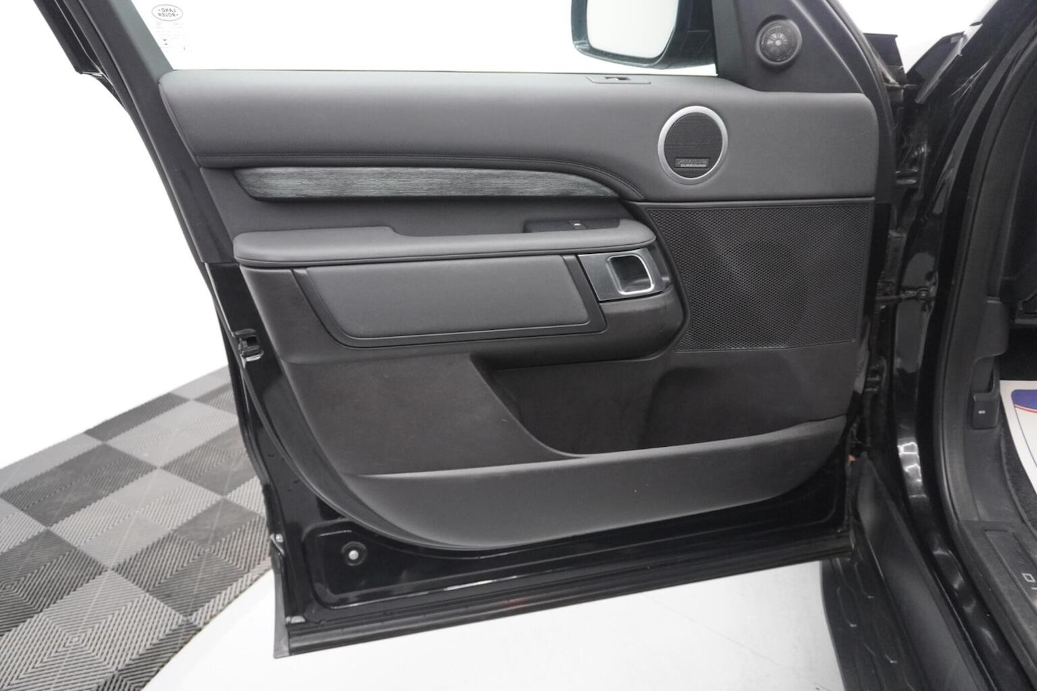 Used Land Rover Discovery 2017 for sale - 77258530: Photo 47