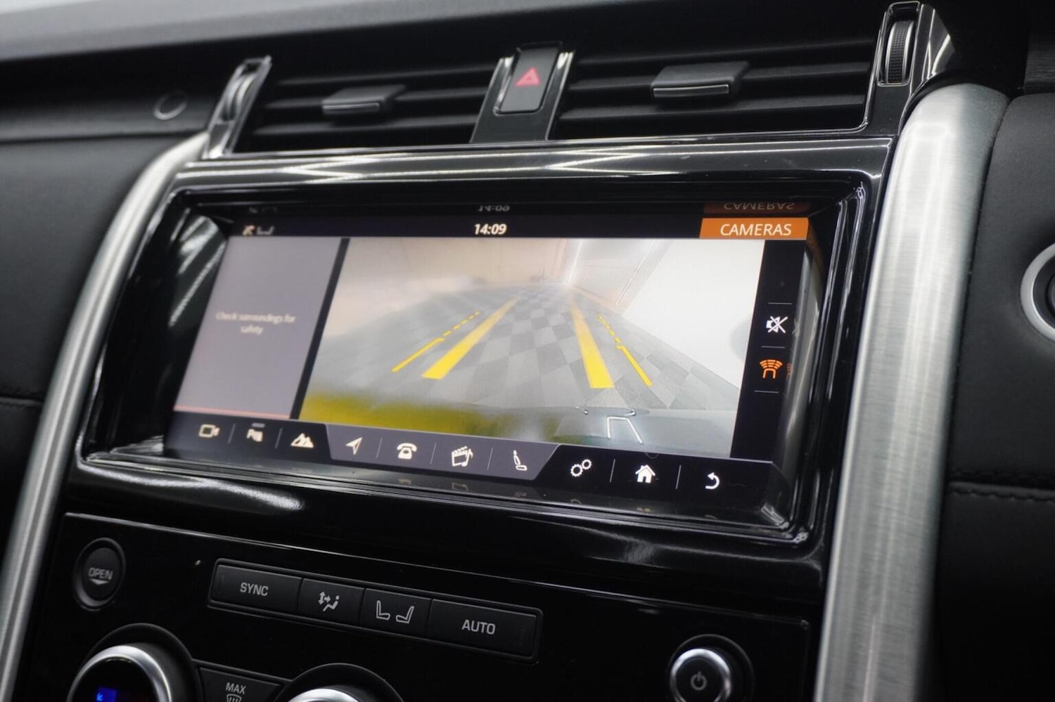 Used Land Rover Discovery 2017 for sale - 77258530: Photo 53