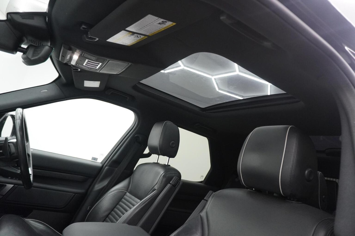 Used Land Rover Discovery 2017 for sale - 77258530: Photo 56