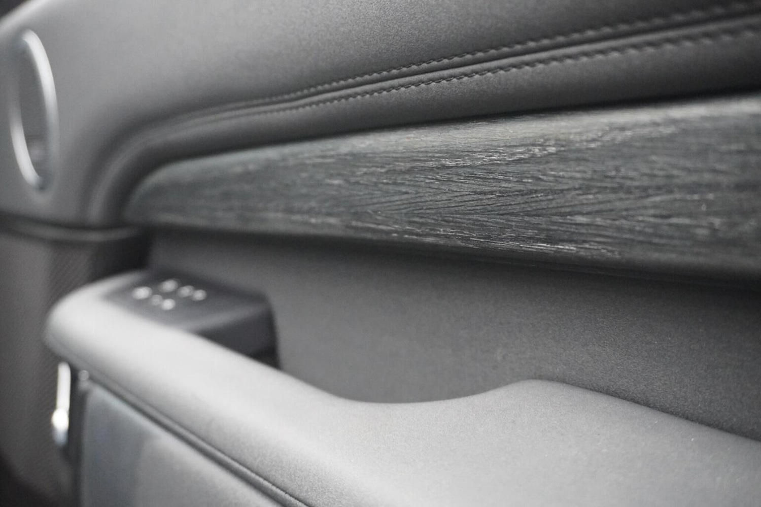 Used Land Rover Discovery 2017 for sale - 77258530: Photo 65