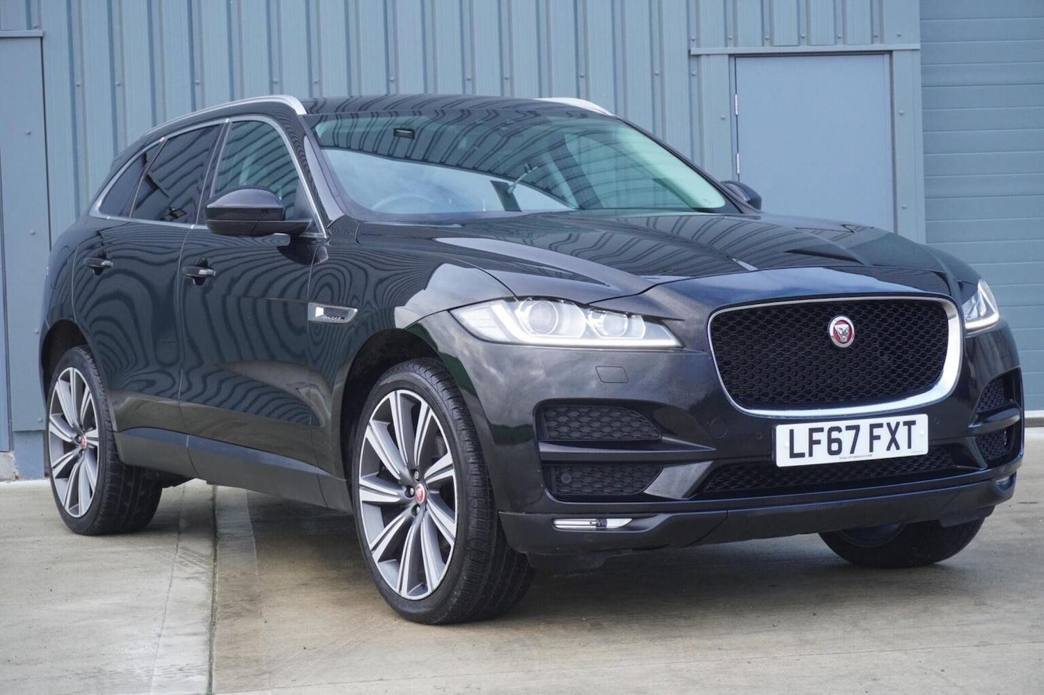 Used Jaguar F-Pace 2017 for sale - 76446028: Photo 1