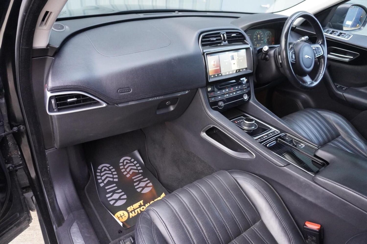 Used Jaguar F-Pace 2017 for sale - 76446028: Photo 13