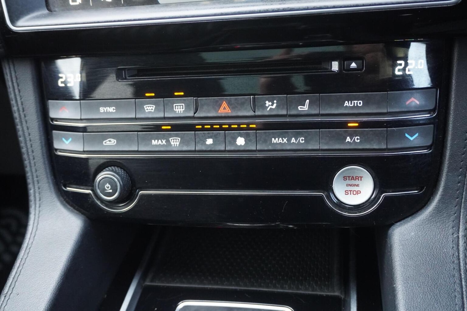 Used Jaguar F-Pace 2017 for sale - 76446028: Photo 21