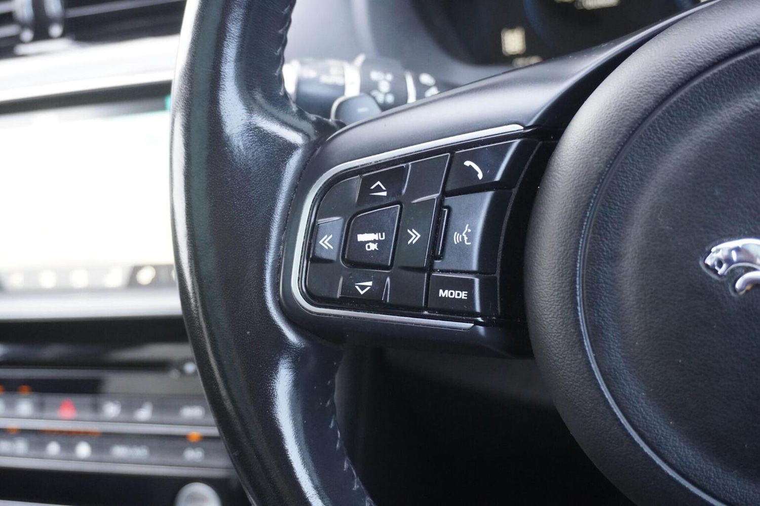 Used Jaguar F-Pace 2017 for sale - 76446028: Photo 27