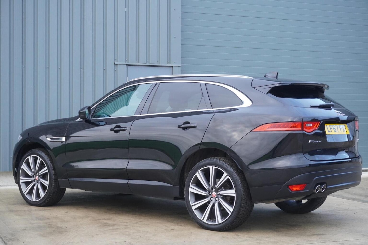 Used Jaguar F-Pace 2017 for sale - 76446028: Photo 3