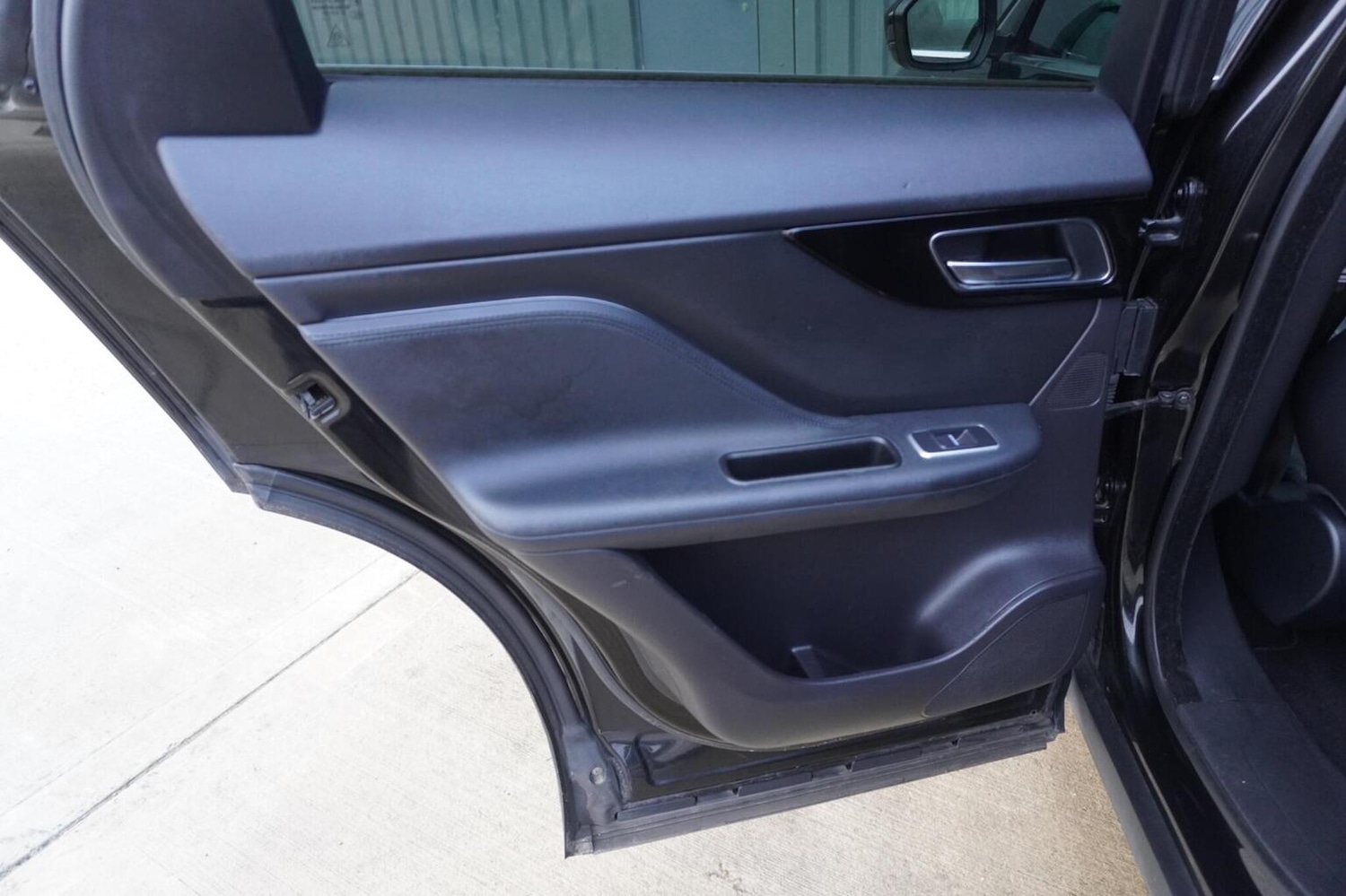 Used Jaguar F-Pace 2017 for sale - 76446028: Photo 31