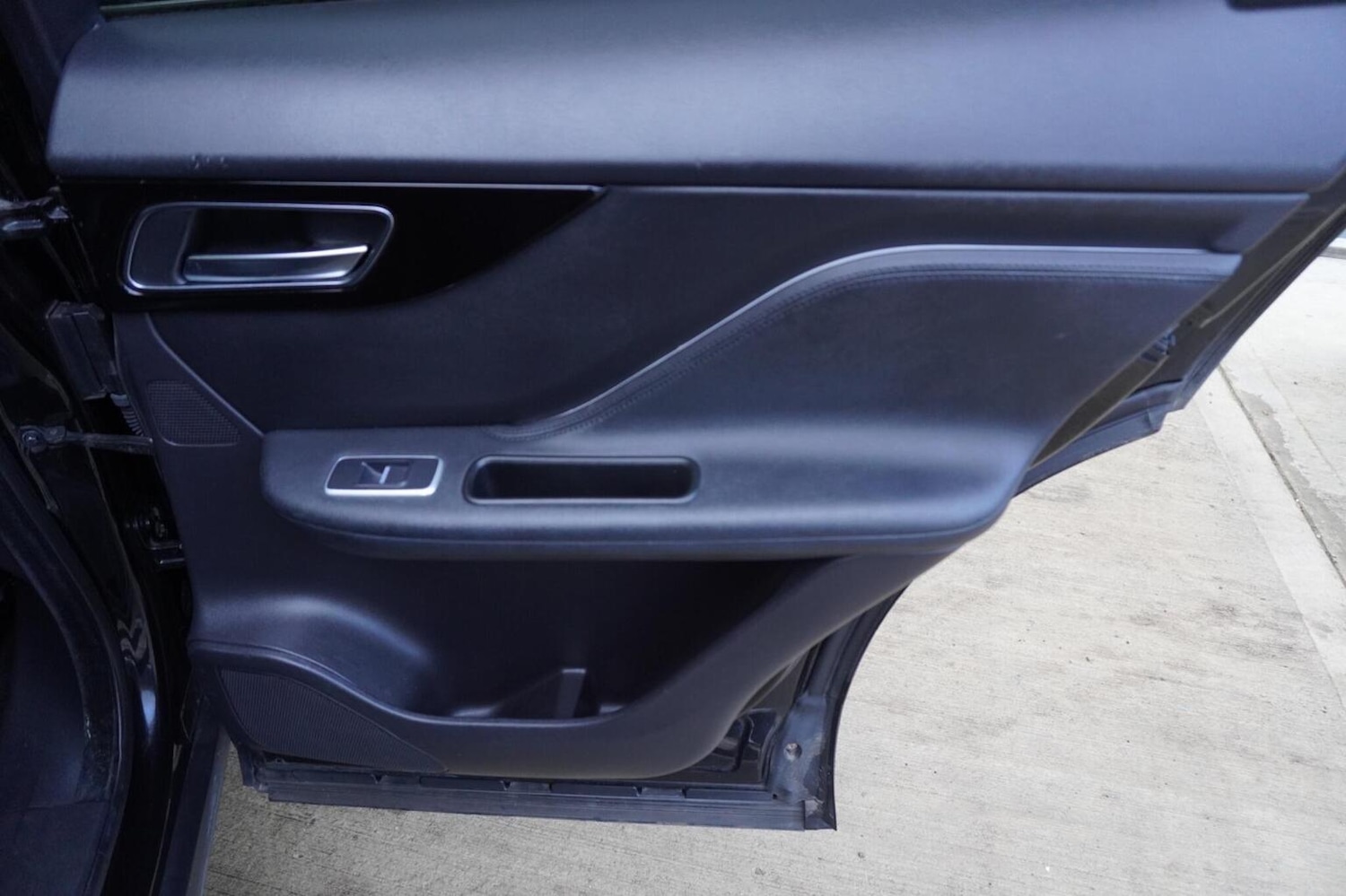 Used Jaguar F-Pace 2017 for sale - 76446028: Photo 32