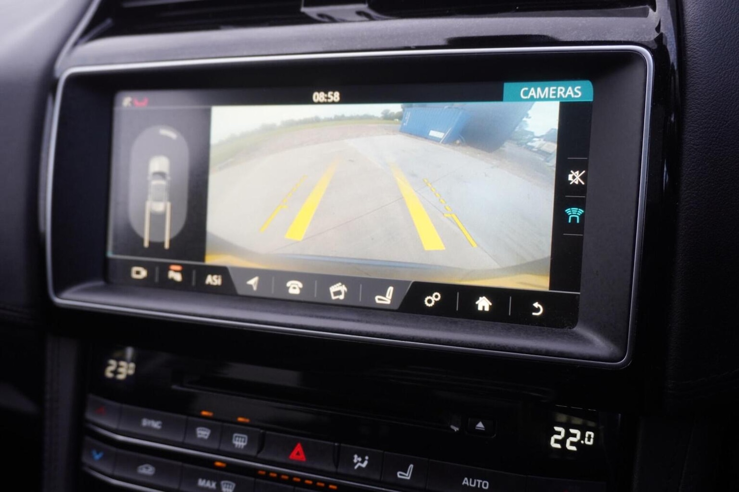 Used Jaguar F-Pace 2017 for sale - 76446028: Photo 35