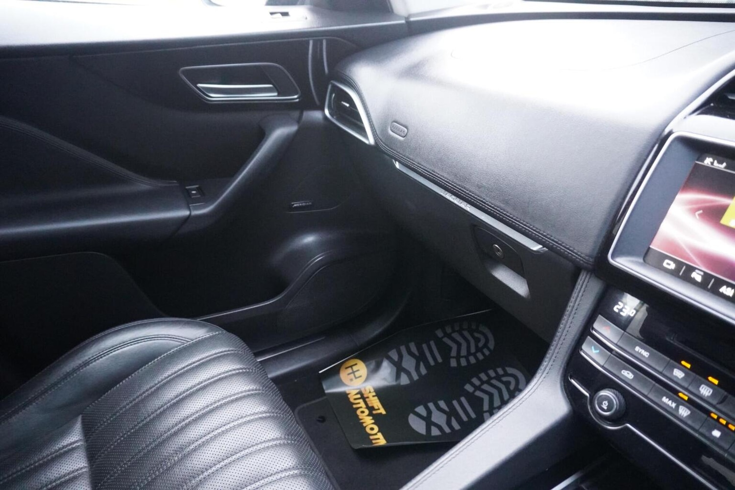 Used Jaguar F-Pace 2017 for sale - 76446028: Photo 42