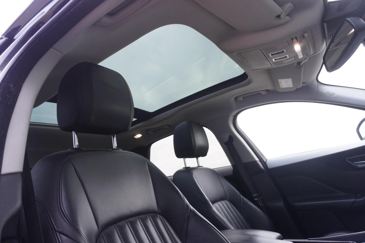 Used Jaguar F-Pace 2017 for sale - 76446028: Photo 43