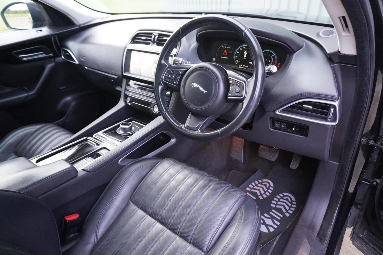 Used Jaguar F-Pace 2017 for sale - 76446028: Photo 47