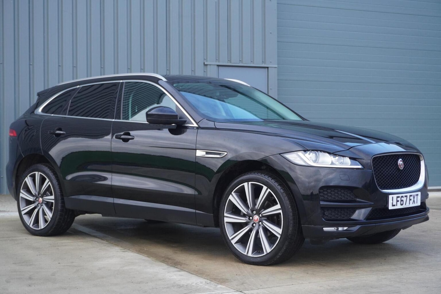 Used Jaguar F-Pace 2017 for sale - 76446028: Photo 5