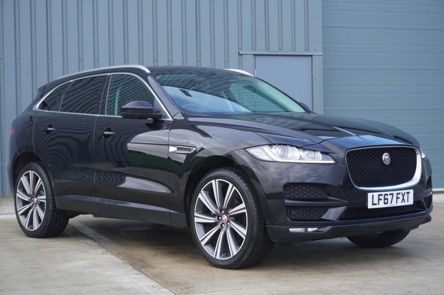 Used Jaguar F-Pace 2017 for sale - 76446028: Photo 8