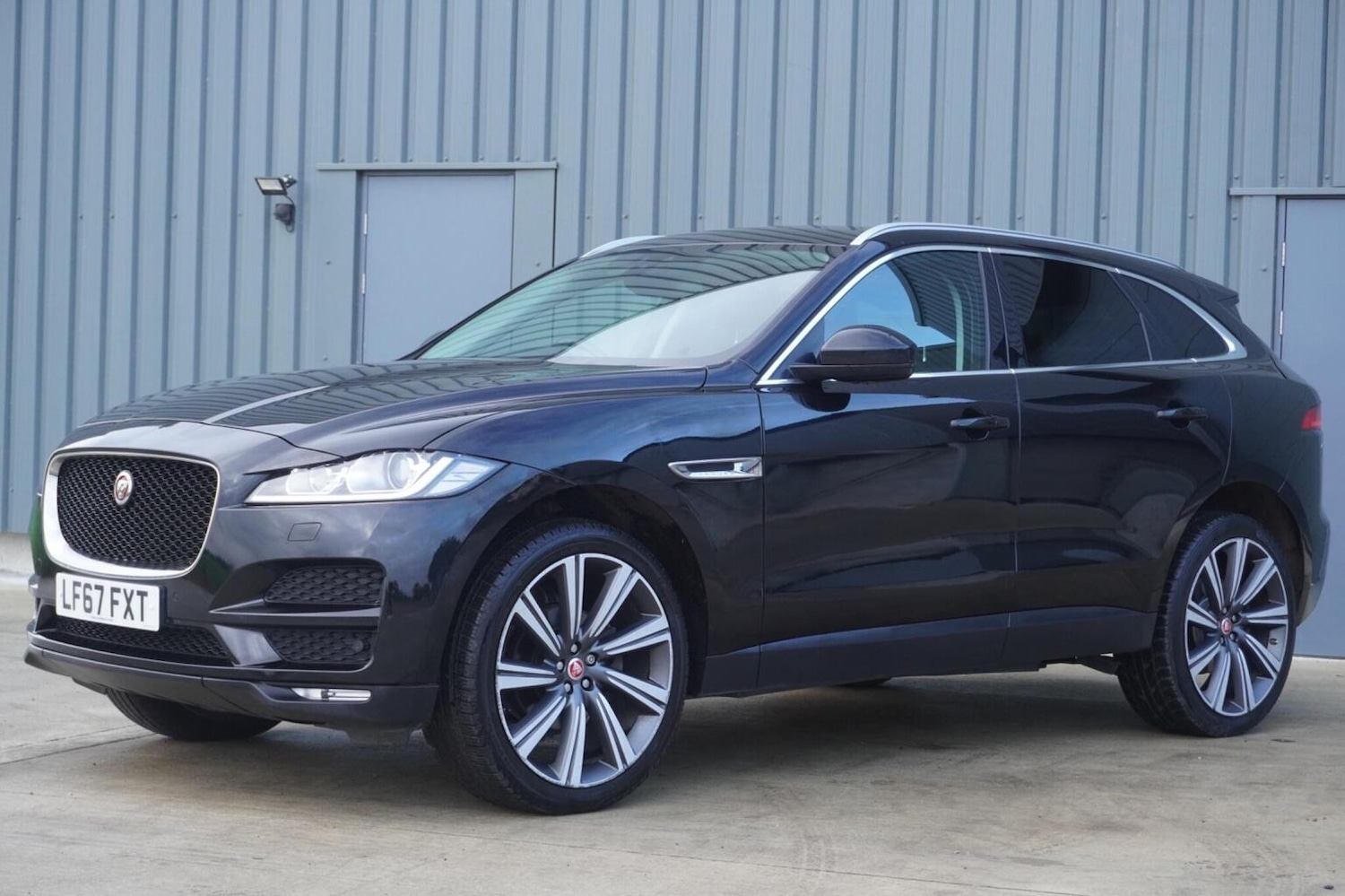 Used Jaguar F-Pace 2017 for sale - 76446028: Photo 9