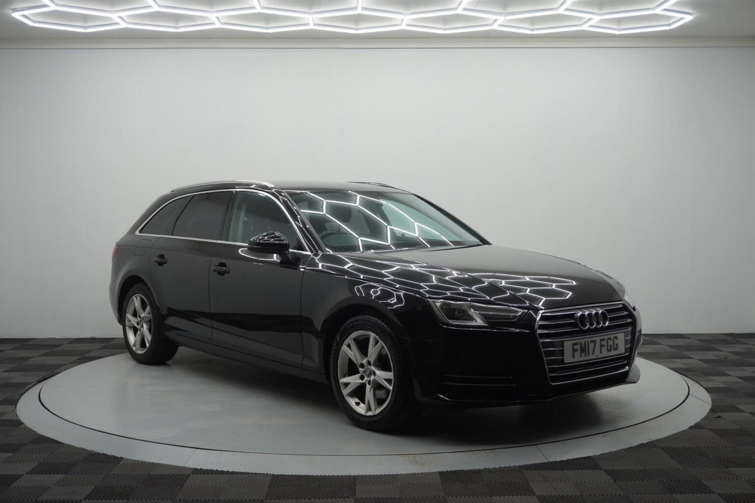 Used Audi A4 Avant 2017 for sale - 76482945: Photo 12
