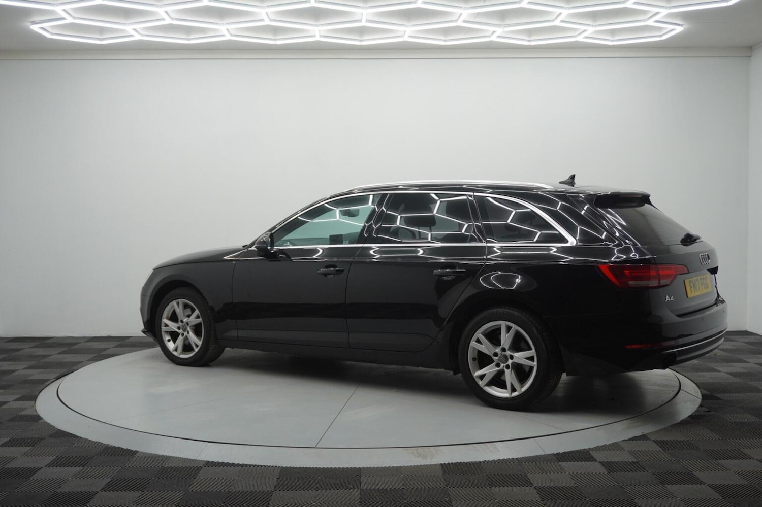 Used Audi A4 Avant 2017 for sale - 76482945: Photo 20