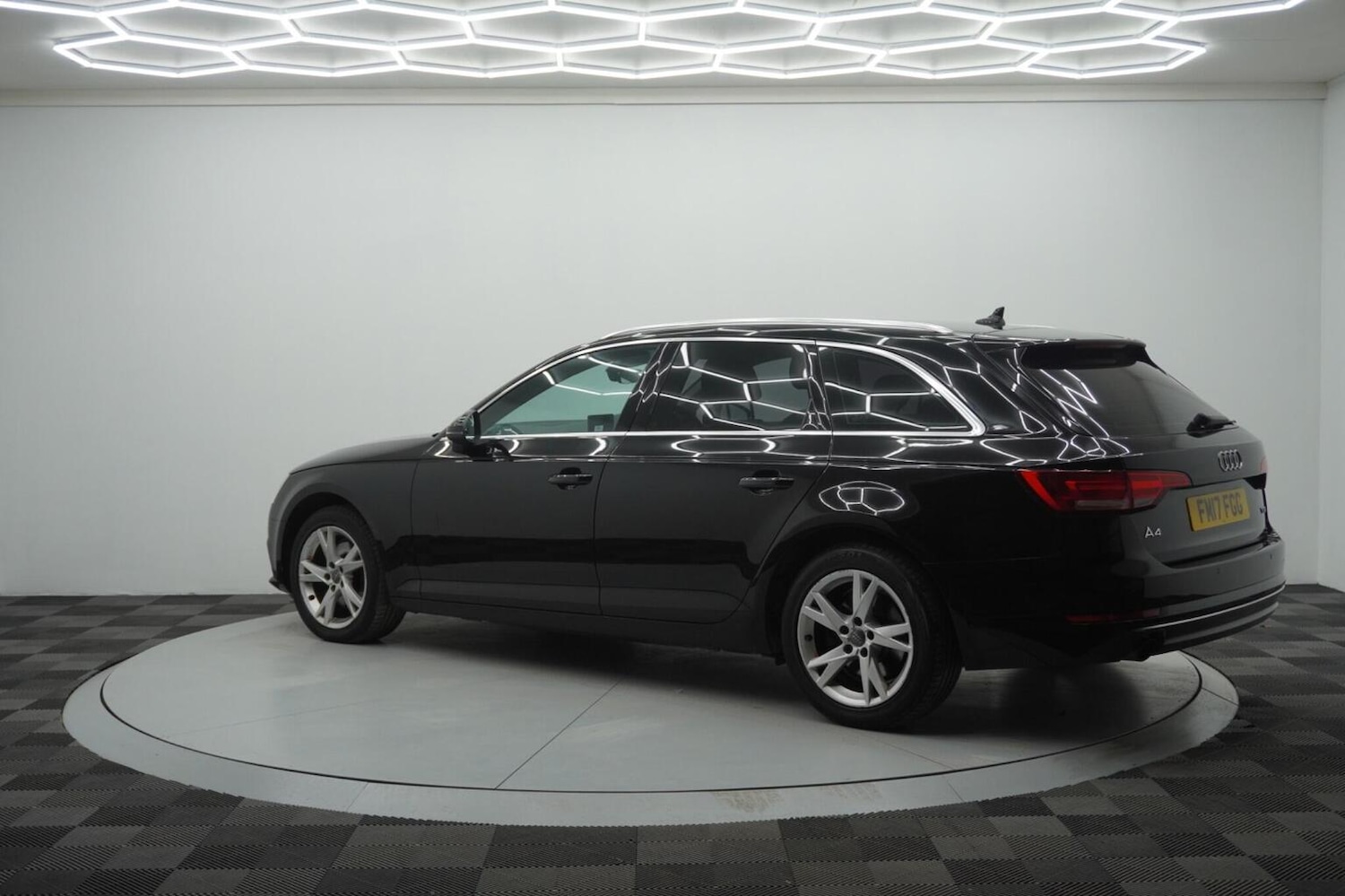 Used Audi A4 Avant 2017 for sale - 76482945: Photo 22