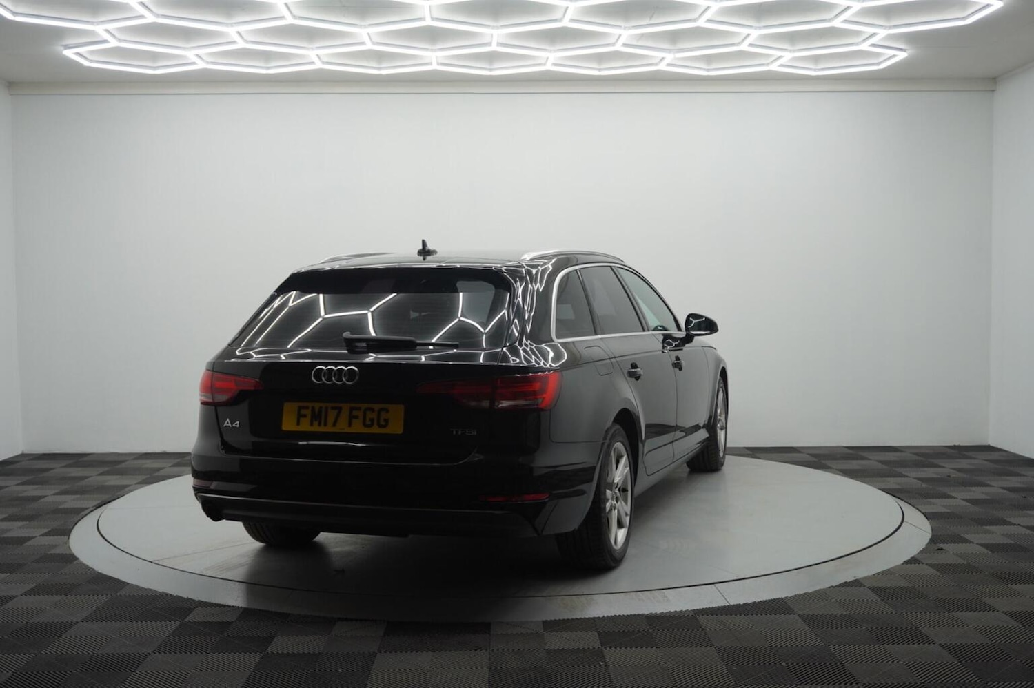 Used Audi A4 Avant 2017 for sale - 76482945: Photo 28