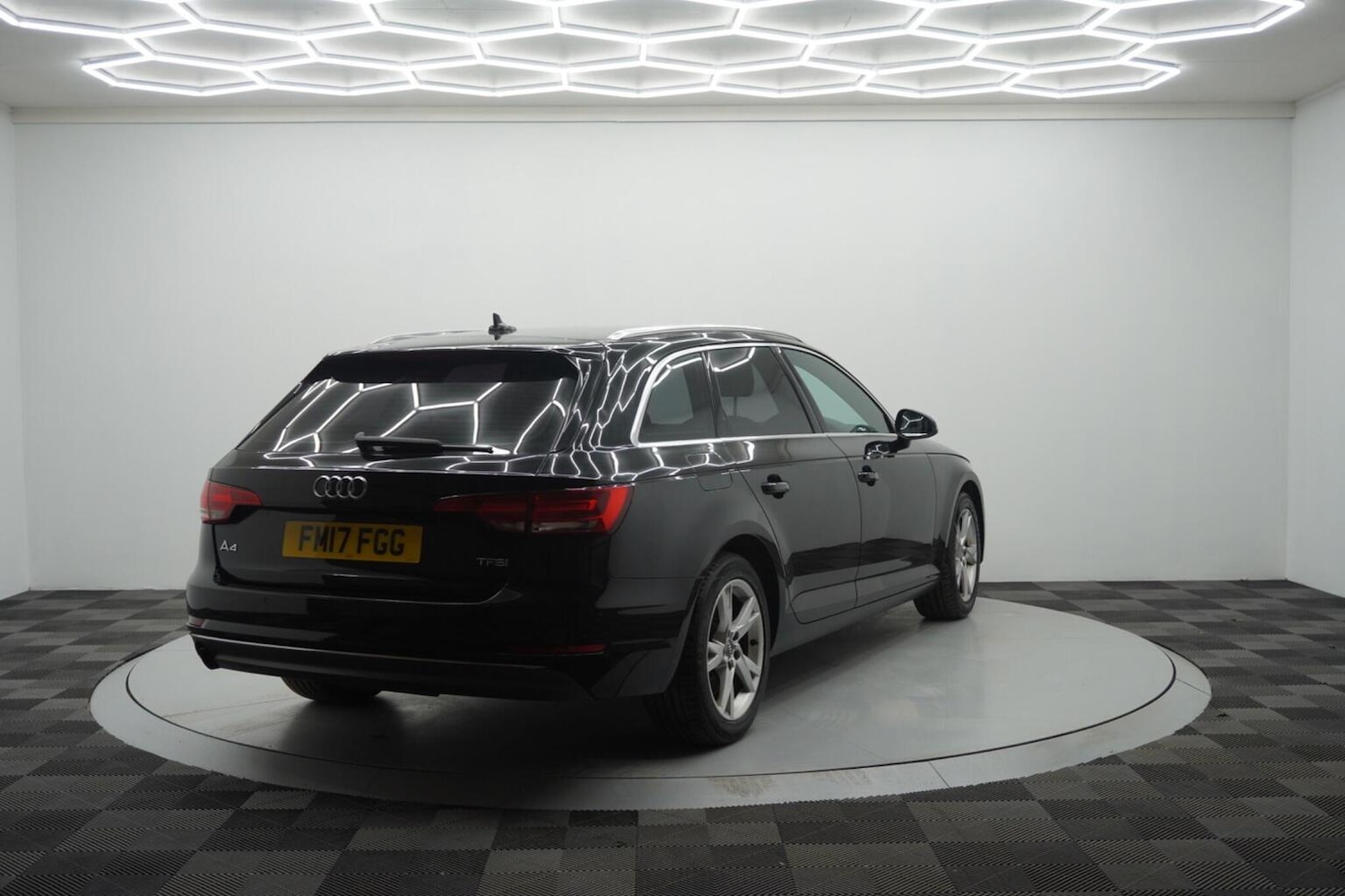 Used Audi A4 Avant 2017 for sale - 76482945: Photo 29