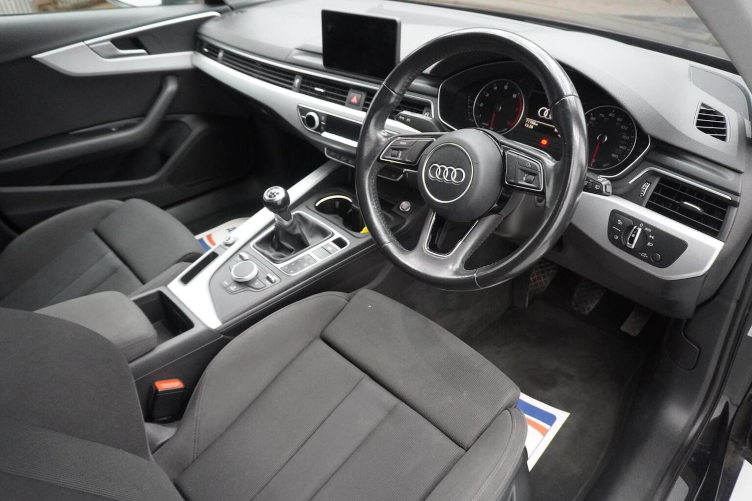 Used Audi A4 Avant 2017 for sale - 76482945: Photo 32
