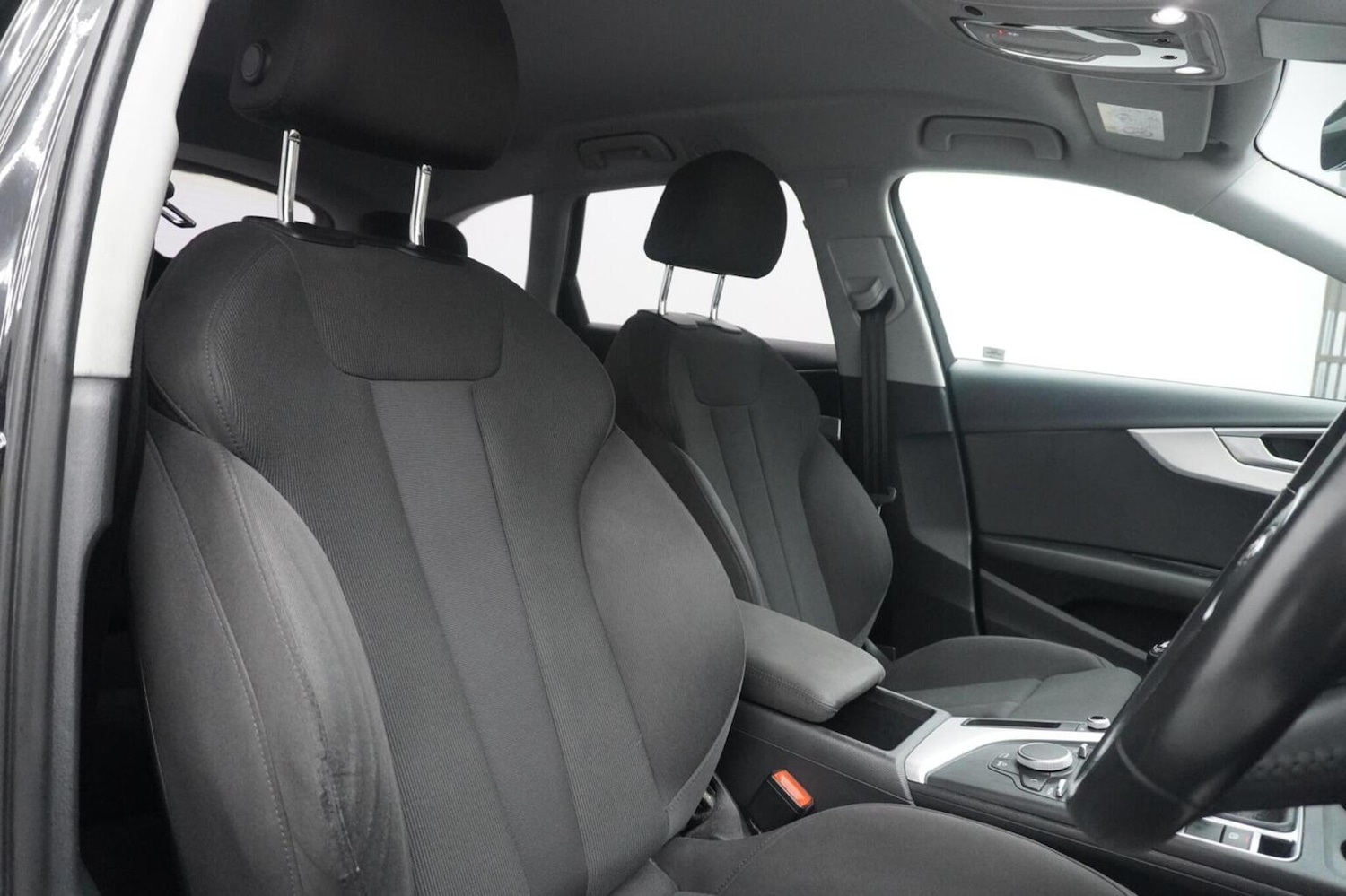 Used Audi A4 Avant 2017 for sale - 76482945: Photo 35