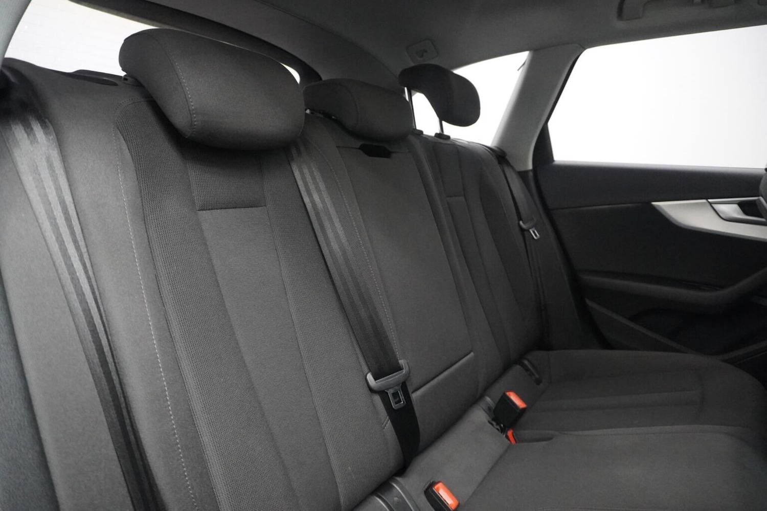 Used Audi A4 Avant 2017 for sale - 76482945: Photo 37