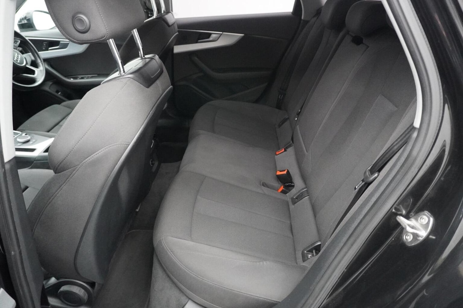 Used Audi A4 Avant 2017 for sale - 76482945: Photo 39