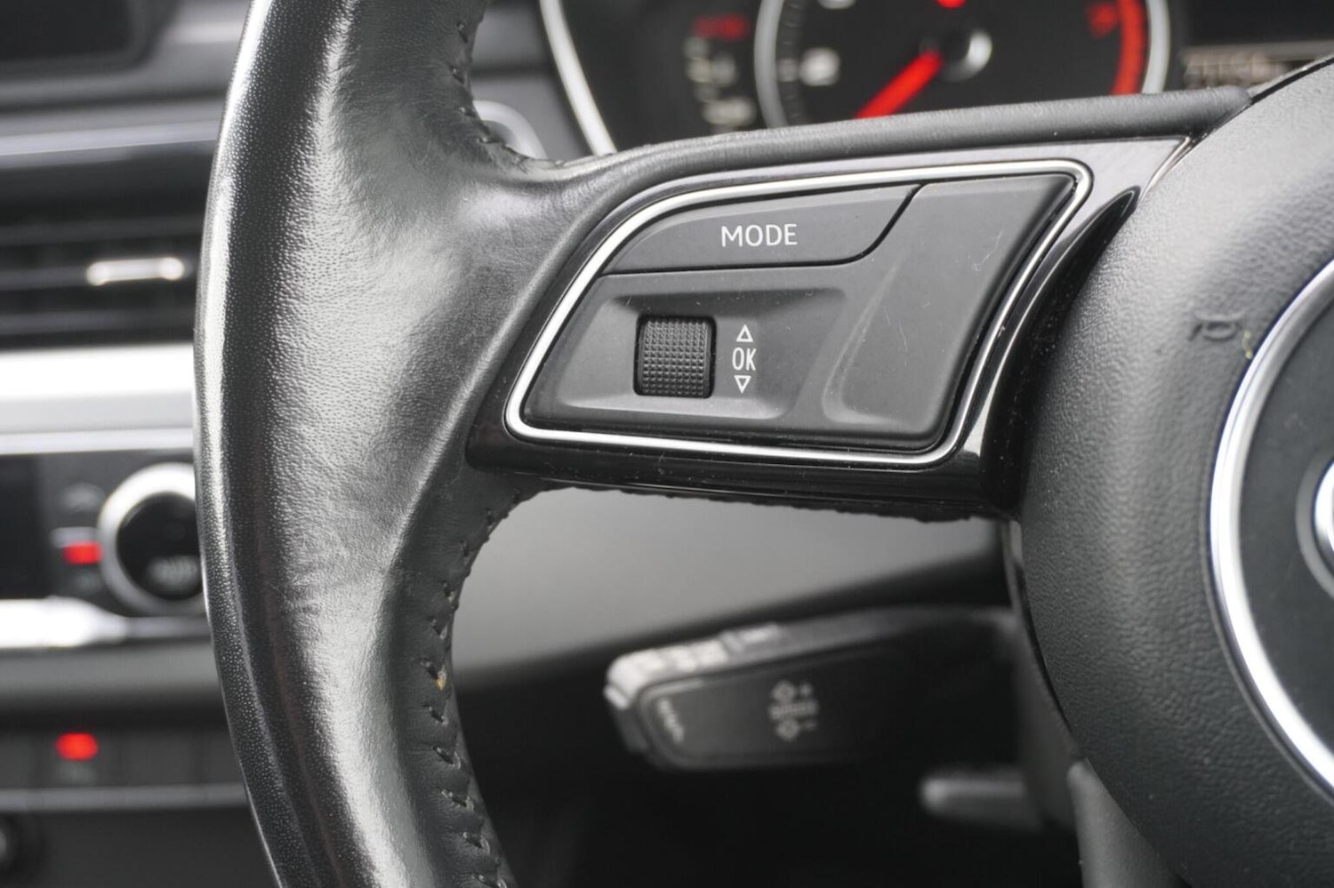 Used Audi A4 Avant 2017 for sale - 76482945: Photo 42