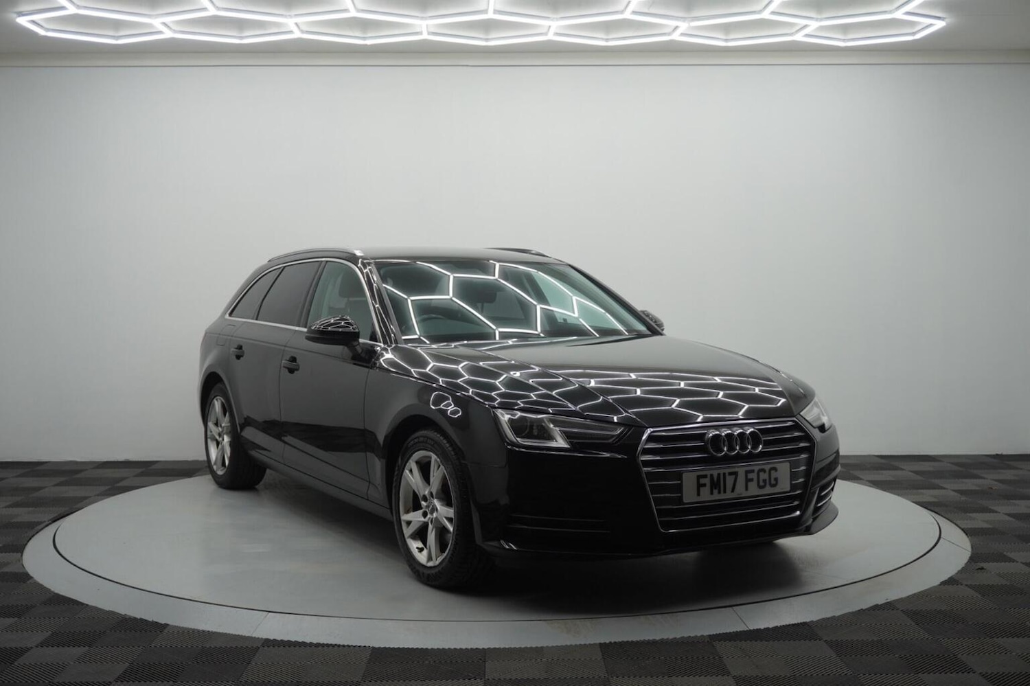 Used Audi A4 Avant 2017 for sale - 76482945: Photo 5