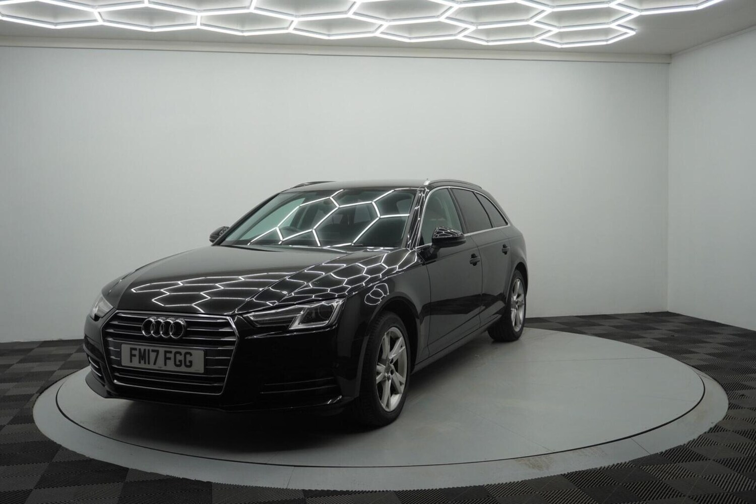 Used Audi A4 Avant 2017 for sale - 76482945: Photo 6