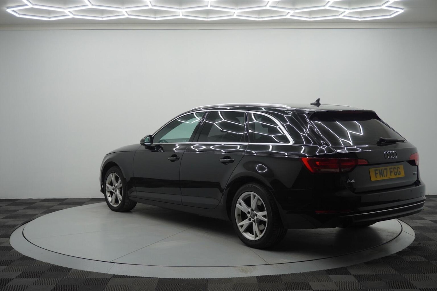 Used Audi A4 Avant 2017 for sale - 76482945: Photo 7