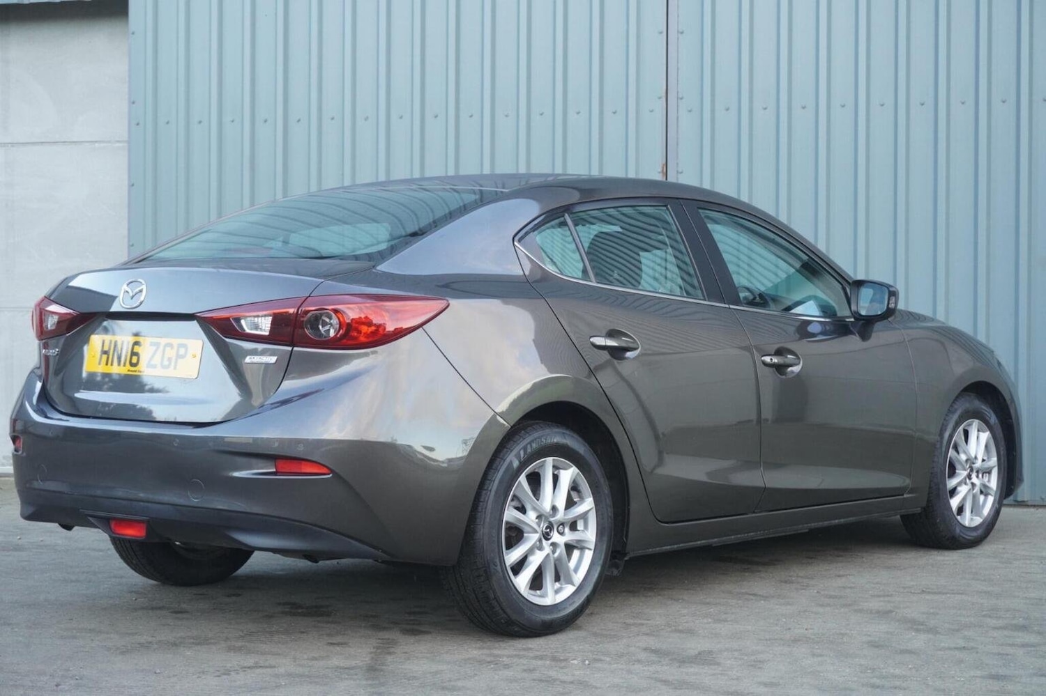 Used Mazda Mazda3 2016 for sale - 76312405: Photo 2