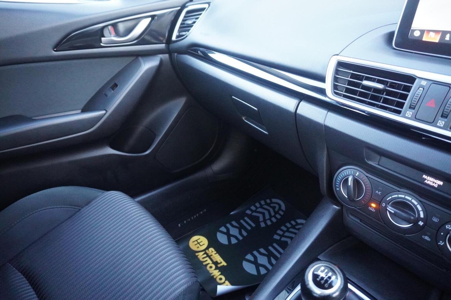 Used Mazda Mazda3 2016 for sale - 76312405: Photo 5