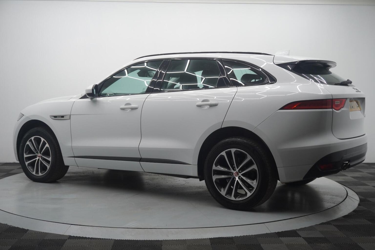 Used Jaguar F-Pace 2017 for sale - 77656314: Photo 10