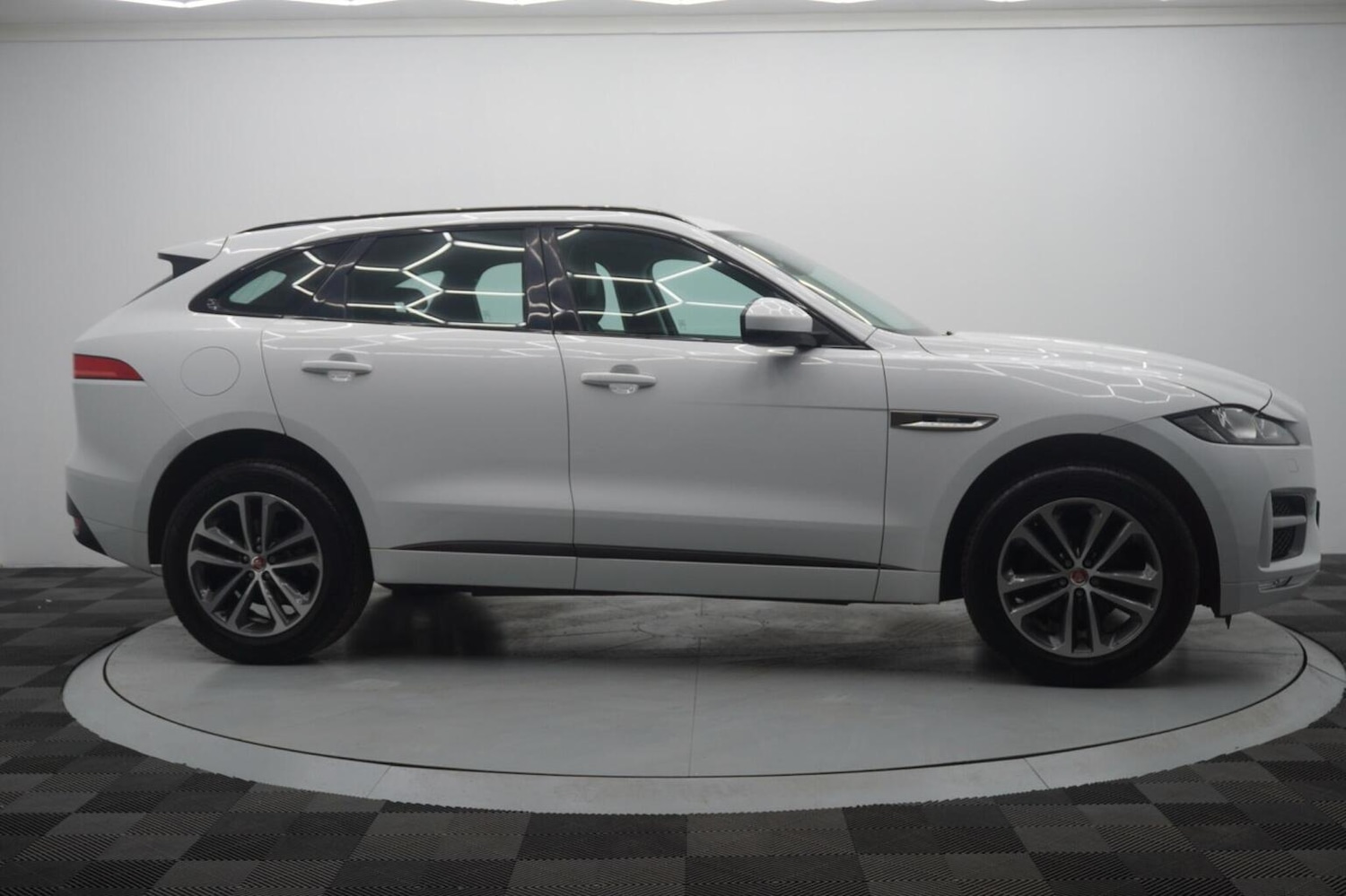 Used Jaguar F-Pace 2017 for sale - 77656314: Photo 14