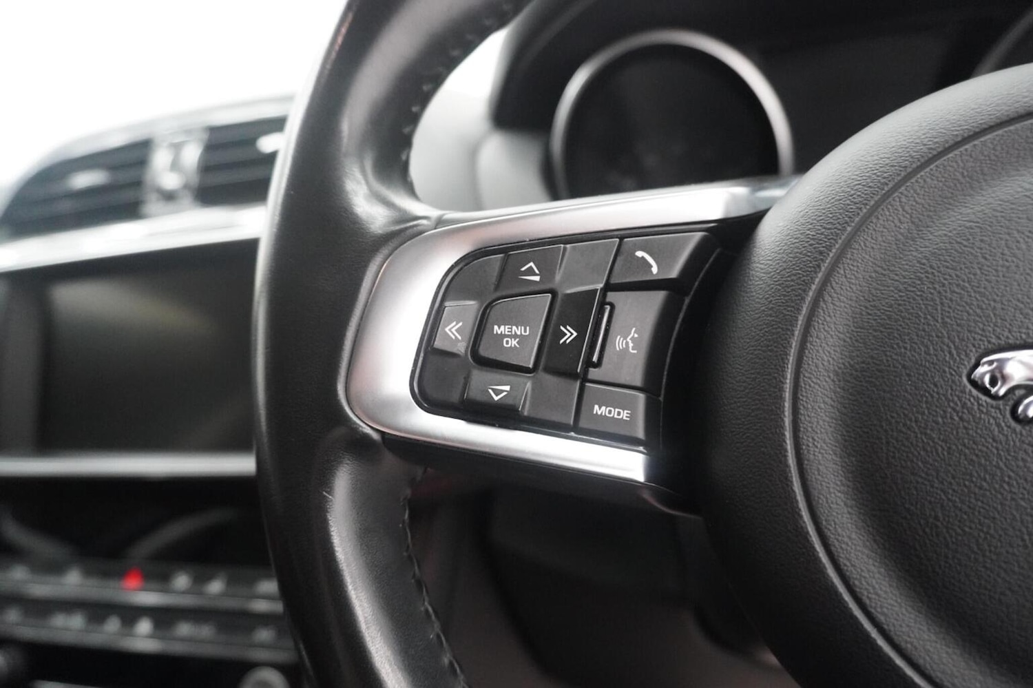 Used Jaguar F-Pace 2017 for sale - 77656314: Photo 32