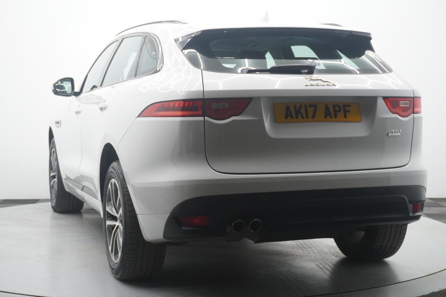 Used Jaguar F-Pace 2017 for sale - 77656314: Photo 4