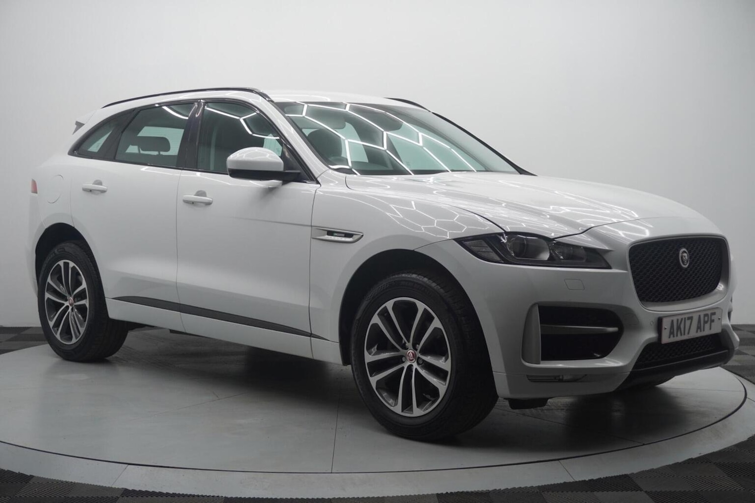 Used Jaguar F-Pace 2017 for sale - 77656314: Photo 6