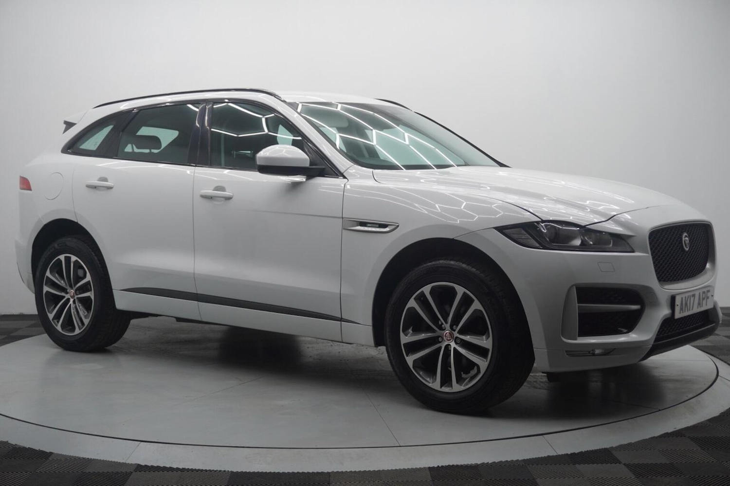 Used Jaguar F-Pace 2017 for sale - 77656314: Photo 7