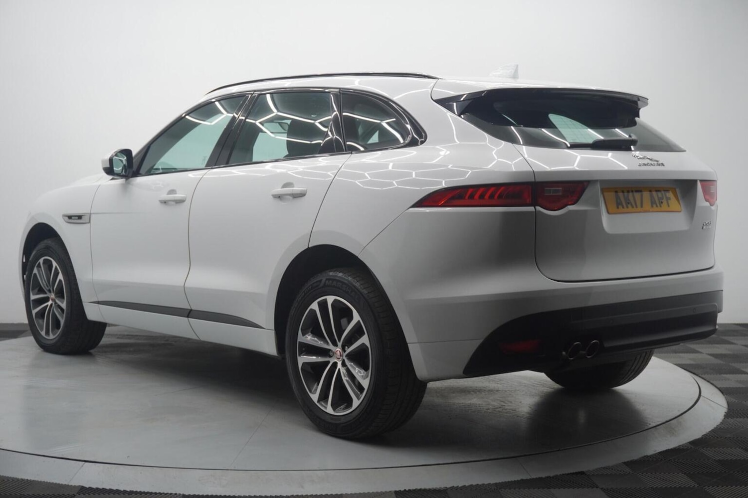 Used Jaguar F-Pace 2017 for sale - 77656314: Photo 9